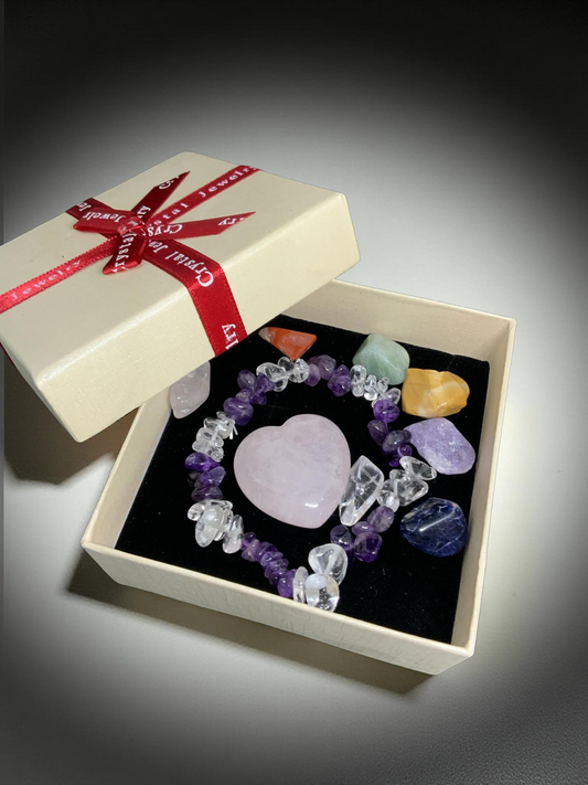 Brand New Natural Crystal Gift Set for Christmas or other occasions Bracelet, Rose Quartz Heart and 7 Chakra Tumbles